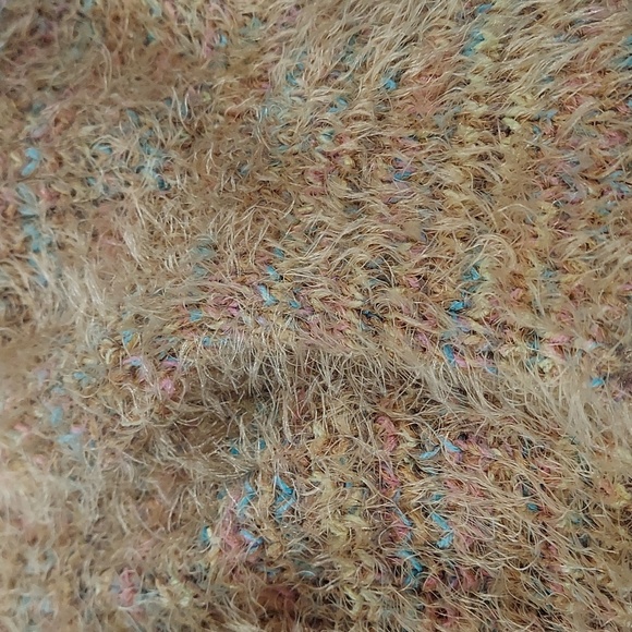 L'ayard XL Fuzzy Crewneck Sweater - Picture 2 of 6